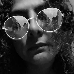 Meet your Posher, Idamis